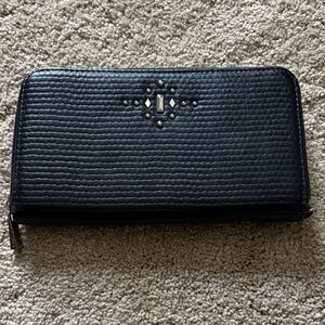 Thirty One Black Textured Zip Wallet